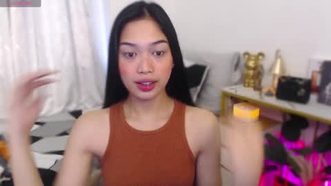 Vivian online show from December 2025 01:58:02 AM