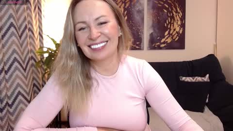 Vivian online show from November 2025 04:51:02 PM