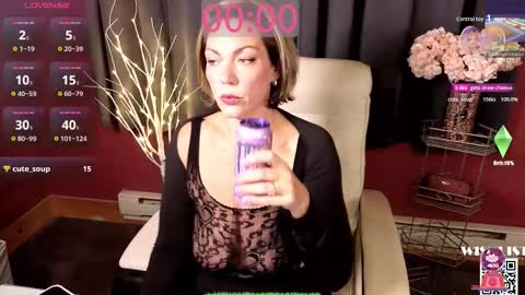 VivianLuxe online show from November 2025 03:16:02 AM