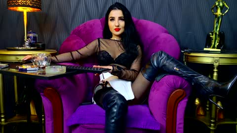 Vivian Reeve online show from December 2024 05:03:01 PM