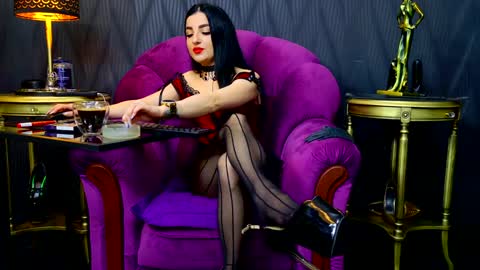 Vivian Reeve online show from December 2024 12:54:02 PM