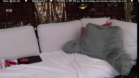 Whitney online show from January 2025 04:18:02 AM