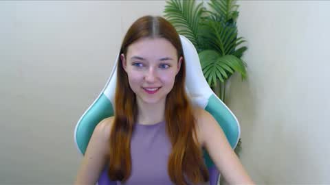 Snapshot of vivien_leight chatting on December 2024 01:25:01 AM Vivien online show from December 2024 01:25:01 AM