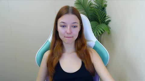 Snapshot of vivien_leight chatting on December 2024 12:19:02 PM Vivien online show from December 2024 12:19:02 PM