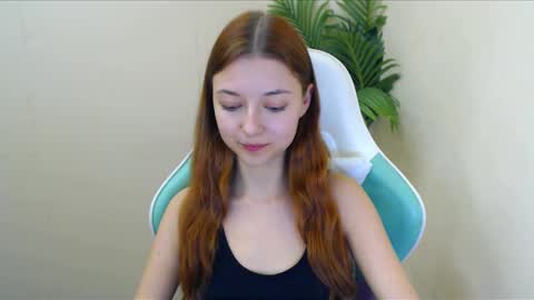 Snapshot of vivien_leight chatting on December 2024 03:22:02 PM Vivien online show from December 2024 03:22:02 PM