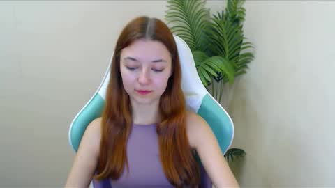 Snapshot of vivien_leight chatting on December 2024 12:56:02 AM Vivien online show from December 2024 12:56:02 AM