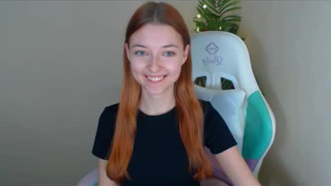 Snapshot of vivien_leight chatting on December 2024 01:07:02 AM Vivien online show from December 2024 01:07:02 AM