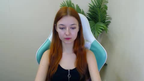 Snapshot of vivien_leight chatting on January 2025 09:32:02 PM Vivien online show from January 2025 09:32:02 PM