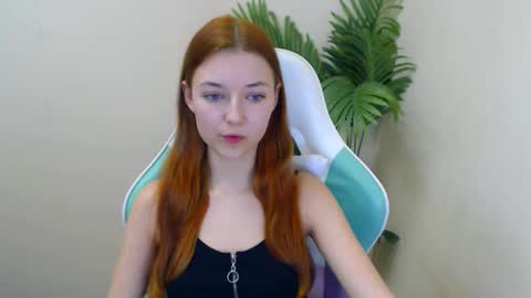 Snapshot of vivien_leight chatting on January 2025 12:34:02 AM Vivien online show from January 2025 12:34:02 AM