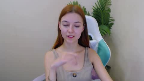 Snapshot of vivien_leight chatting on January 2025 12:46:01 AM Vivien online show from January 2025 12:46:01 AM