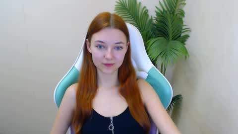 Snapshot of vivien_leight chatting on January 2025 12:44:02 AM Vivien online show from January 2025 12:44:02 AM