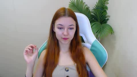 Snapshot of vivien_leight chatting on January 2025 07:44:02 PM Vivien online show from January 2025 07:44:02 PM