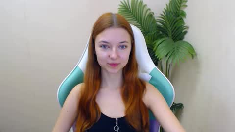 Snapshot of vivien_leight chatting on January 2025 06:34:02 PM Vivien online show from January 2025 06:34:02 PM