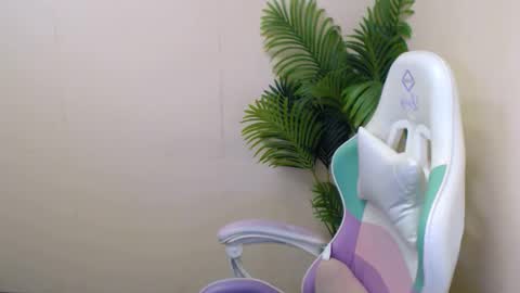 Snapshot of vivien_leight chatting on January 2025 09:36:01 PM Vivien online show from January 2025 09:36:01 PM