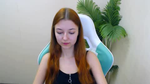 Snapshot of vivien_leight chatting on January 2025 03:35:02 PM Vivien online show from January 2025 03:35:02 PM