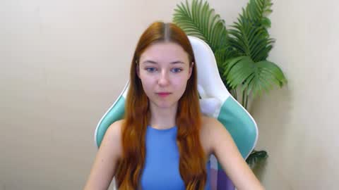 Snapshot of vivien_leight chatting on January 2025 09:39:02 PM Vivien online show from January 2025 09:39:02 PM