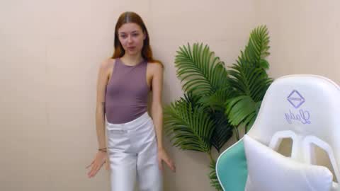 Snapshot of vivien_leight chatting on February 2025 06:34:02 PM Vivien online show from February 2025 06:34:02 PM