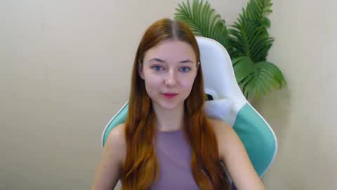 Snapshot of vivien_leight chatting on February 2025 09:37:02 PM Vivien online show from February 2025 09:37:02 PM