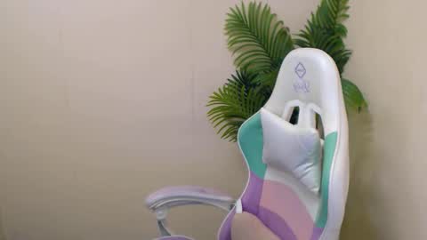 Snapshot of vivien_leight chatting on February 2025 09:53:02 PM Vivien online show from February 2025 09:53:02 PM