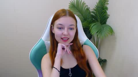 Snapshot of vivien_leight chatting on March 2025 12:41:02 PM Vivien online show from March 2025 12:41:02 PM