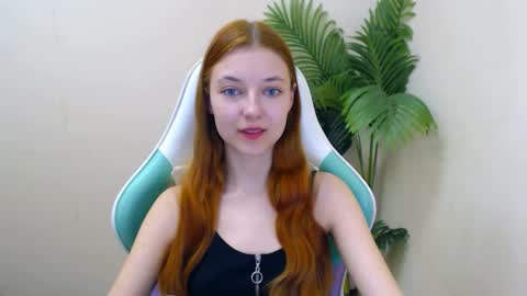 Snapshot of vivien_leight chatting on March 2025 03:45:02 PM Vivien online show from March 2025 03:45:02 PM