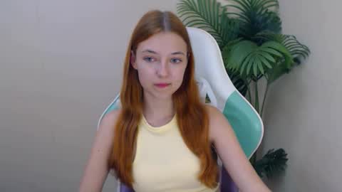 Snapshot of vivien_leight chatting on September 2025 05:46:02 PM Vivien online show from September 2025 05:46:02 PM