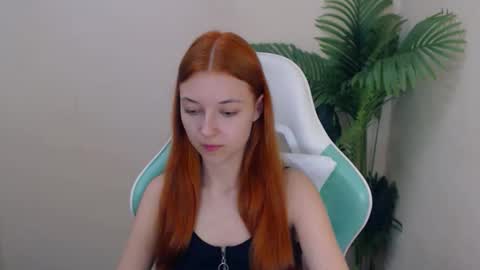 Snapshot of vivien_leight chatting on September 2025 05:58:01 PM Vivien online show from September 2025 05:58:01 PM