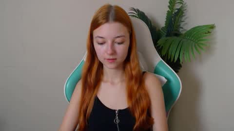 Snapshot of vivien_leight chatting on October 2025 06:15:01 PM Vivien online show from October 2025 06:15:01 PM