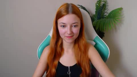 Snapshot of vivien_leight chatting on October 2025 07:18:01 PM Vivien online show from October 2025 07:18:01 PM