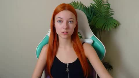 Snapshot of vivien_leight chatting on November 2025 07:03:01 PM Vivien online show from November 2025 07:03:01 PM