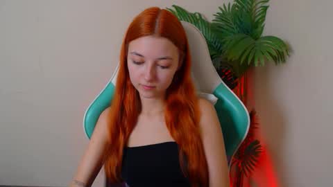 Snapshot of vivien_leight chatting on November 2025 07:25:01 PM Vivien online show from November 2025 07:25:01 PM