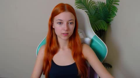 Snapshot of vivien_leight chatting on November 2025 06:30:01 PM Vivien online show from November 2025 06:30:01 PM