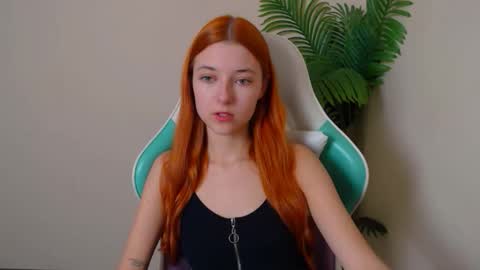 Snapshot of vivien_leight chatting on November 2025 07:07:02 PM Vivien online show from November 2025 07:07:02 PM