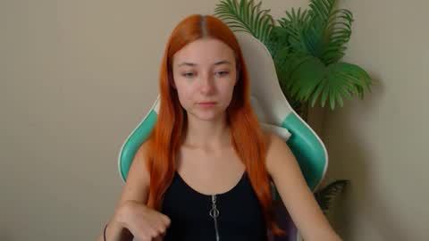 Snapshot of vivien_leight chatting on November 2025 08:19:01 PM Vivien online show from November 2025 08:19:01 PM