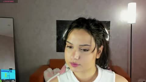 Snapshot of vivien_ross chatting on May 2026 01:00:01 AM vivien_ross online show from May 2026 01:00:01 AM