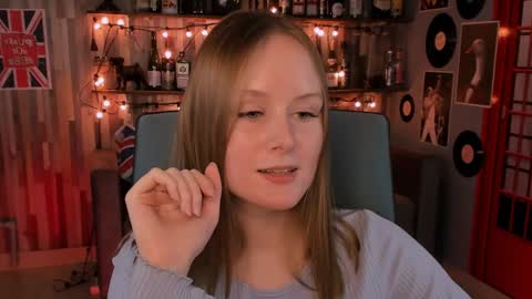 Vivien online show from December 2024 07:44:01 PM