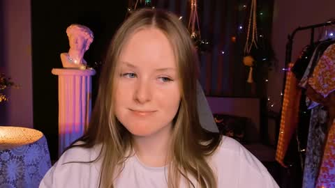 Vivien online show from December 2024 01:17:01 PM