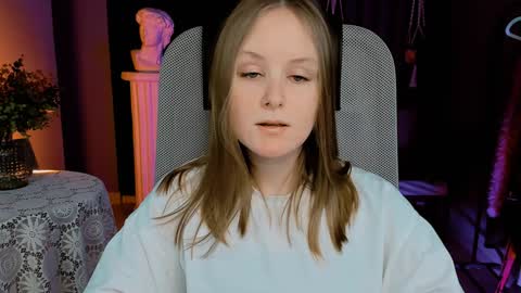 Vivien online show from January 2025 04:20:01 PM