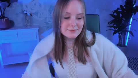 Vivien online show from February 2025 03:42:01 PM