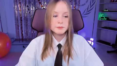 Vivien online show from March 2025 09:02:01 AM