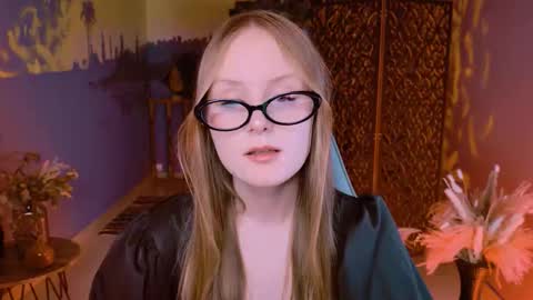 Vivien online show from September 2025 03:15:01 PM