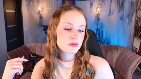 Vivien online show from November 2025 09:09:01 AM