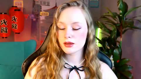 Vivien online show from November 2025 09:08:01 AM