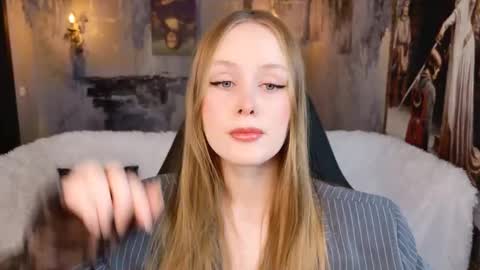 Vivien online show from November 2025 09:09:02 AM