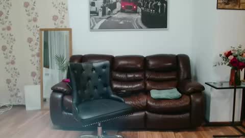 vivienne online show from February 2025 07:27:01 PM