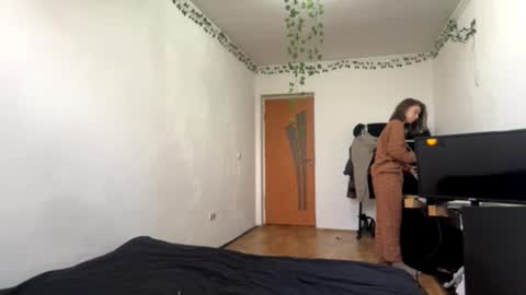 Vivi online show from November 2025 07:09:01 AM