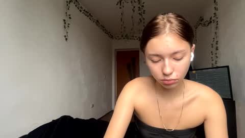 Vivi online show from November 2025 07:18:02 AM