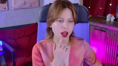 Vivienne  online show from June 2026 12:36:01 PM