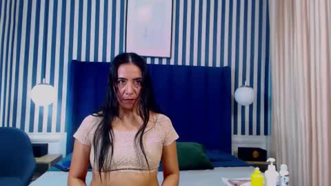 Vivian  online show from September 2025 01:01:01 PM