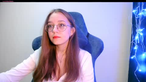 vivivivikkie online show from April 2026 08:50:01 PM